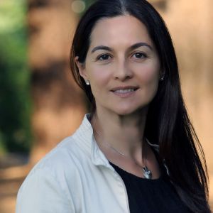 Headshot of Silvia Mazabel